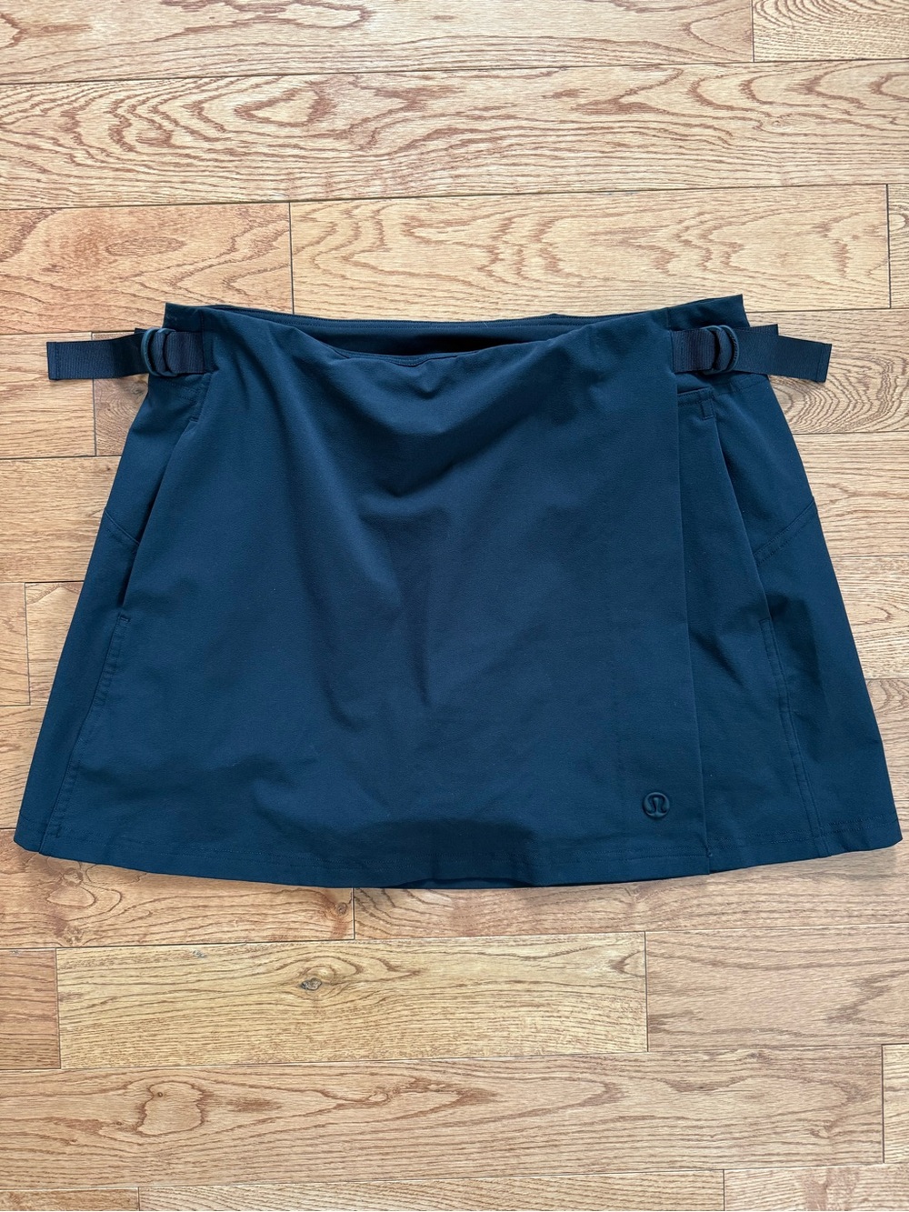 Lululemon Front-wrap golf skirt, size 8